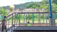 Dosen Universitas Andalas sekaligus konsultan pembangunan, Fauzan menjelaskan stasiun Pulau Air merupakan cagar budaya yang bentuk aslinya tak boleh diubah. Foto: Sylke Febrina Laucereno