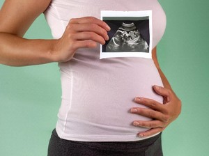 6 Tips dan Fakta Bercinta di Masa Kehamilan