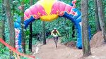 Serunya Balap Sepeda di Pinus Bike Park