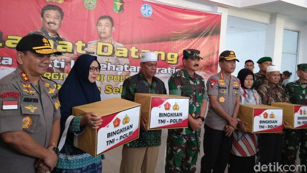 Panglima TNI Marsekal Hadi Tjahjanto dan Kapolri Jenderal Idham Azis