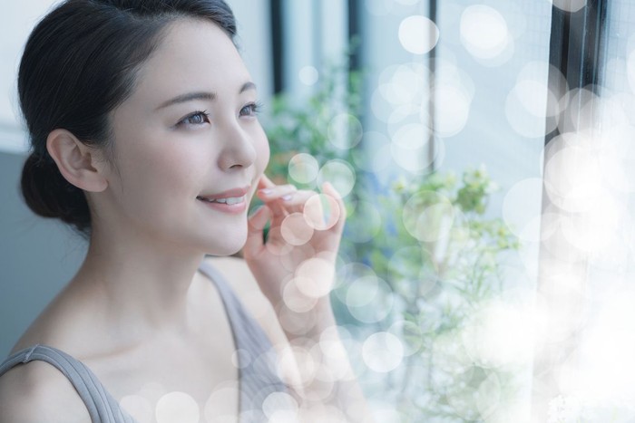 Cara mendapatkan kulit sehat selama isolasi diri di rumah. Foto: Getty Images/iStockphoto/metamorworks Cara mendapatkan kulit sehat selama isolasi diri di rumah. Foto: Getty Images/iStockphoto/metamorworks