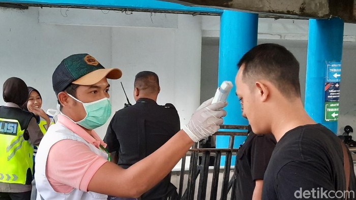 Waspada Corona Begini Cara Cek Suhu Tubuh Normal Yang Benar