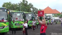 Pemeriksaan ini dilakukan oleh Kantor Kesehatan Pelabuhan (KKP) sesuai dengan aturan WHO.