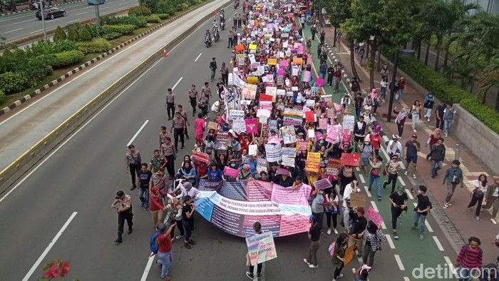 Massa hari perempuan internasional di Jakarta.