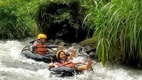 Aliran air River Moon Kali Pusur berasal dari mata air bawah tanah Umbul Ingas di Dusun Cokro, Desa Daleman, Kecamatan Tulung. Debit air sekitar 1.500 meter per detik dari mata air itu menjadikan arus hulu Sungai Pusur deras tapi konstan di setiap musim (Foto: Achmad Syauqi/detikcom)