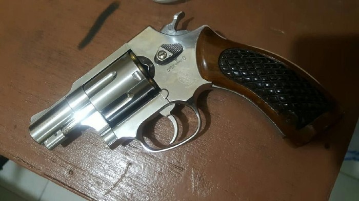 Airsoft gun yang diamankan dari seorang pria di Medan.