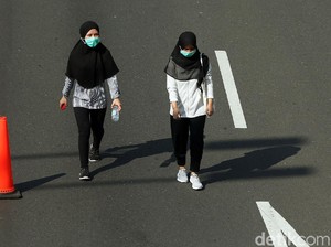 Warga Harus Bermasker Saat Naik Angkutan Umum di Kota Bandung