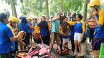 Potret River Tubing di Kali Pusur Klaten