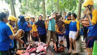 River Moon Kali Pusur Outbound dan Camping nama lengkapnya. Wisatawan bisa melakukan river tubing ria sambil outbound atau kemping untuk menguji adrenalin (Foto: Achmad Syauqi/detikcom)