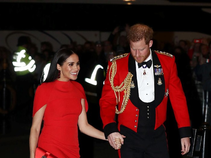 LONDON, ENGLAND - MARCH 07: Prince Harry, Duke of Sussex and Meghan, Duchess of Sussex arrive at the Royal Albert Hall on March 7, 2020 in London, England. (Photo by Eddie Mulholland-WPA Pool/Getty Images)