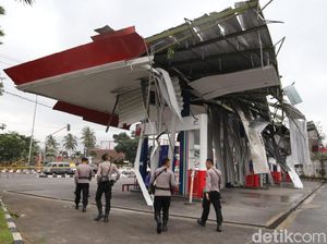 Cerita Warga Ketika Angin Kencang Porak Porandakan SPBU di Ambarawa