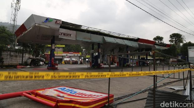 Penampakan SPBU Ambarawa yang Porak Poranda Diterjang Angin Kencang