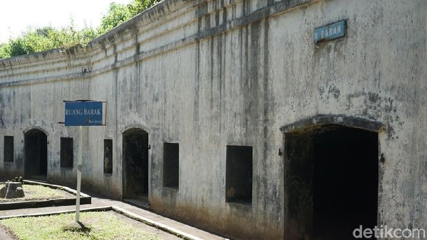 Benteng Pendem