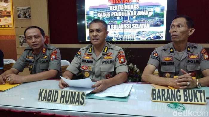 Polda Sulsel memberi penjelasan soal siswi SMP di Pangkep mengaku diculik (Hermawan Mappiwali/detikcom)