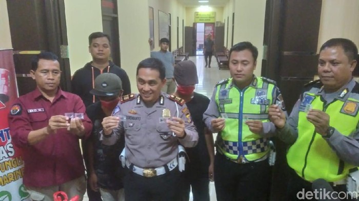 Polresta Samarinda menangkap 2 pelajar yang membawa 9 paket sabu (Dok. Istimewa)