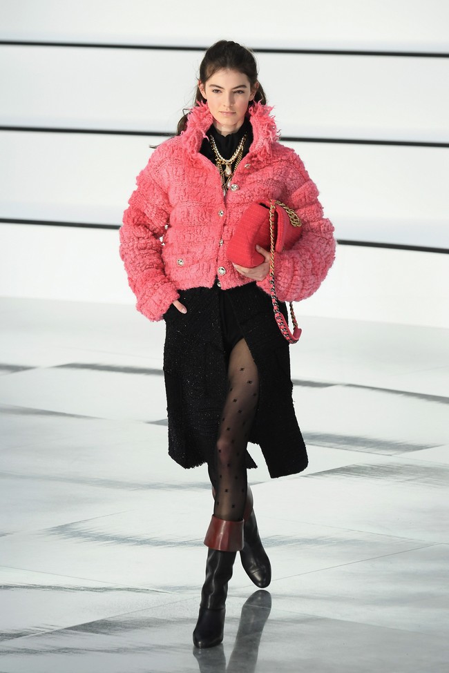 Koleksi terbaru Chanel fall 2020 di Paris Fashio Week, Paris, Prancis, Selasa [03/03/2020]. Photo by Pascal Le Segretain/Getty Images.