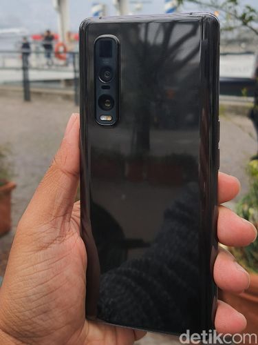 Menggenggam Find X2 Pro, Puncak Teknologi Oppo