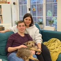 Saya mengerti bahwa dalam beberapa waktu ia mungkin bertemu dengan wanita yang lebih muda dan meninggalkan saya, tetapi saya pikir dia tidak akan melakukannya.Dia akan tumbuh menjadi pria sejati yang berani. Saya senang dengan Vladimir dan itu hal yang penting bagi saya,  jelas Marina. Foto: Instagram