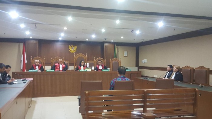 Sidang putusan Muhtar Ependy ditunda
