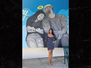 Keluarga Kenang Kobe Bryant yang Diabadikan Lewat Mural