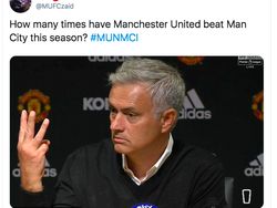 Manchester Is Red Bergema di Linimasa