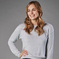 Hannah mengatakan salah satu persepsi paling umum saat orang melihat hubungannya dengan Shane adalah kekasihnya itu dianggap sebagai beban hidupnya. Padahal menurut Shane dan Hannah kehidupan mereka tidaklah demikian. Hannah tetap bisa menjalankan hidupnya layaknya wanita pada umumnya. Keduanya pun menunjukkan bagaimana normalnya hubungan mereka melalui channel YouTube Squirmy and Grubs. Foto: Instagram @hannahayl