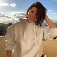 Sebelum bercerai, pasangan ini telah hidup bersama mengarungi bahtera rumah tangga selama 13 tahun. Dari pernikahannya itu, Marina dan Alexey mengadopsi lima anak. Pria berusia 45 tahun ini pun tak menyangka jika istrinya berselingkuh dengan anak tirinya, Vladimir. Foto: Instagram