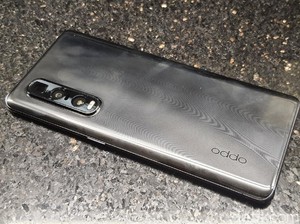 Menggenggam Find X2 Pro, Puncak Teknologi Oppo