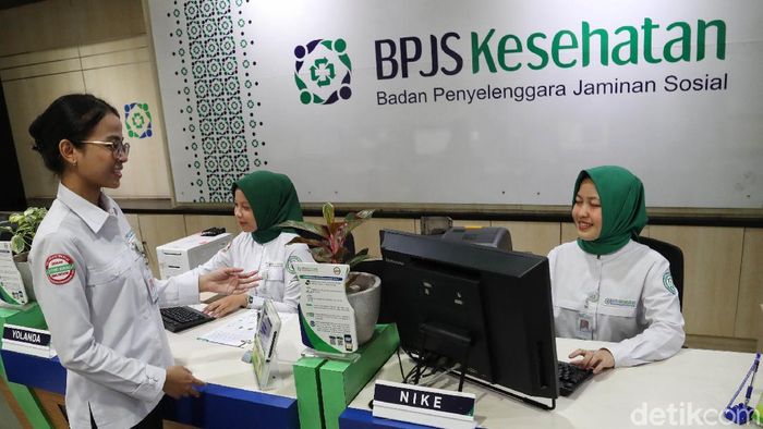 Kenaikan Iuran BPJS Kesehatan Dibatalkan Mahkamah Agung (MA) mengabulkan judicial review Peraturan Presiden (Perpres) tentang Jaminan Kesehatan. Hasilnya, kenaikan iuran BPJS dibatalkan.
