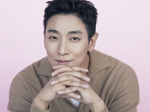 Ju Ji-hoon Tak Pilih Kasih untuk Kingdom dan Hyena