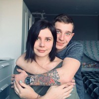 Aku tidak merasa seperti wanita dewasa, seperti wanita yang harus melakukan hal-hal di sekitar rumah. Dia membuatku merasa seperti gadis muda dan bahagia, kata Marina. Foto: Instagram