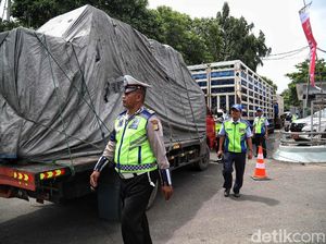 Simak Jadwalnya! Truk Angkutan Berat Dilarang Lintasi Jalur Mudik di Jabar