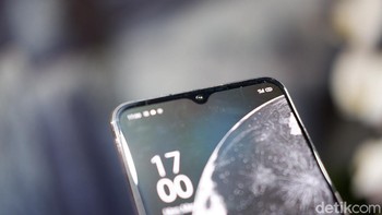 Oppo Reno3 mengusung kamera depan 44 MP. Foto: Adi Fida Rahman/detikINET
