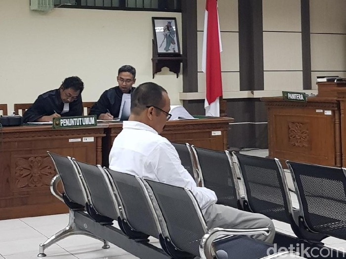 Sidang suap stafsus Bupati Kudus M Tamzil, Agoes Soeranto, Semarang, Senin (9/3/2020).