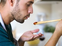 Pencicip Makanan: Pekerjaan Impian yang Ternyata Penuh Risiko