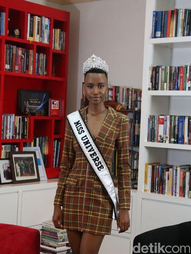 Miss Universe Mengaku Tidak Takut Terinfeksi Corona