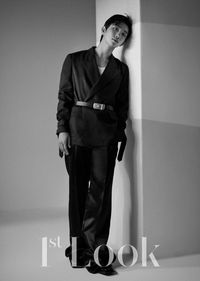 Joshua Hong 'SEVENTEEN' Dewasa Banget di Pemotretan Majalah Ini