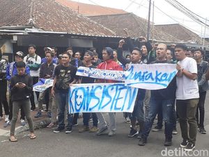Menang atas Arema FC, Persib Bandung Dijemput Bobotoh di Bandara