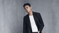 Sebelumnya pada musim perdana, Ju Ji hoon yang berperan sebagai putra mahkota Lee Chang memutuskan untuk menemui dokter yang datang. Seongbae Kim
