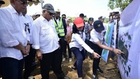 Lebih lanjut Menteri Basuki mengatakan untuk menyediakan air baku, telah disiapkan 4 alternatif tampungan air yakni Waduk Monggak Rempang  dengan debit 232 liter/detik berjarak 16 km, Embung Camp Vietnam (0,11 liter/detik) berjarak 1,6 km, Embung Setotok (1,5 liter/detik) berjarak 35 km, dan Waduk Sei Gong (400 liter/detik) berjarak 4,1 km, namun Waduk Sei Gong kondisi airnya masih payau