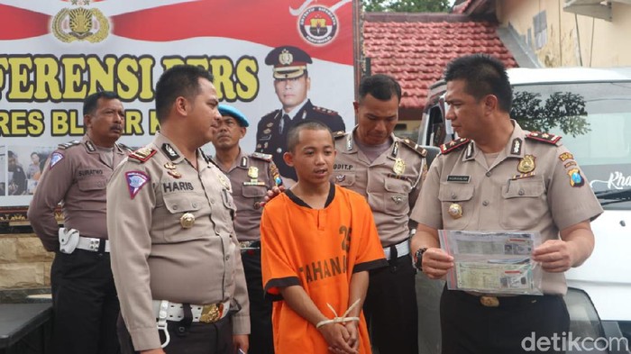 tabrak lari di blitar