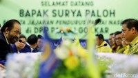 Kedatangan Surya Paloh bersama elite NasDem lainnya ke Kantor DPP Golkar untuk melakukan silaturahmi antar kedua partai tersebut.