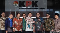 Ketujuh pimpinan MPR itu yakni Bambang Soesatyo, Ahmad Basarah, Zukifli Hasan, Arsul Sani, Jazilul Fawaid, Hidayat Nur Wahid dan Fadel Muhammad.
