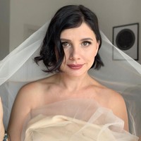 “Saya tidak bisa tidur pada suatu malam ketika itu saya mendengar mereka berhubungan seks. Lalu saya mengerti bahwa Marina berselingkuh dengan putraku, setelah beberapa menit Maria datang dan berbaring di sampingku. Saya tidak mengatakan apa pun padanya malam itu, ungkap Alexey. Foto: Instagram