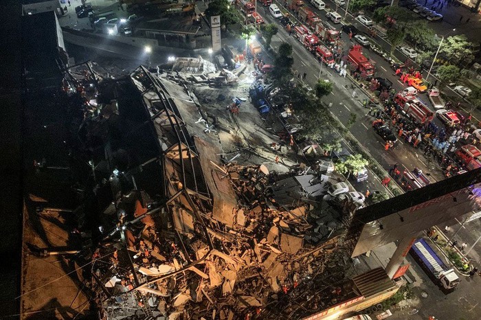 Hotel yang digunakan sebagai karantina pasien pengidap virus corona di Fujian China Ambruk. 10 orang dinyatakan tewas dalam kejadian tersebut.