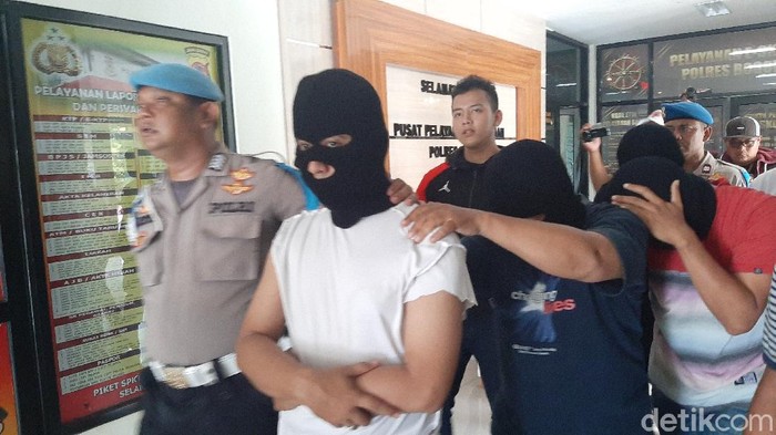 Penimbun Masker di Bogor