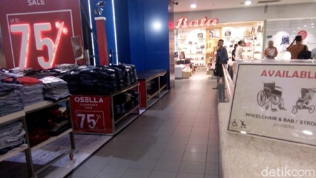 Seorang Pria Jatuh dari Lantai Atas Thamrin Plaza Medan