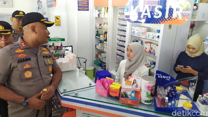 Stok masker di apotek Kimia Farma di Cianjur kosong