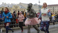 Lomba lari untuk memperingati Hari Perempuan Internasional di Belarus itu bertema Beauty Run.