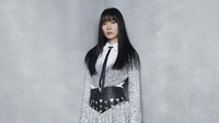 Sementara itu Bae Doona, yang berperan sebagai Seobi, sudah berhasil mengetahui virus penyebab penyakit tersebut. Seongbae Kim